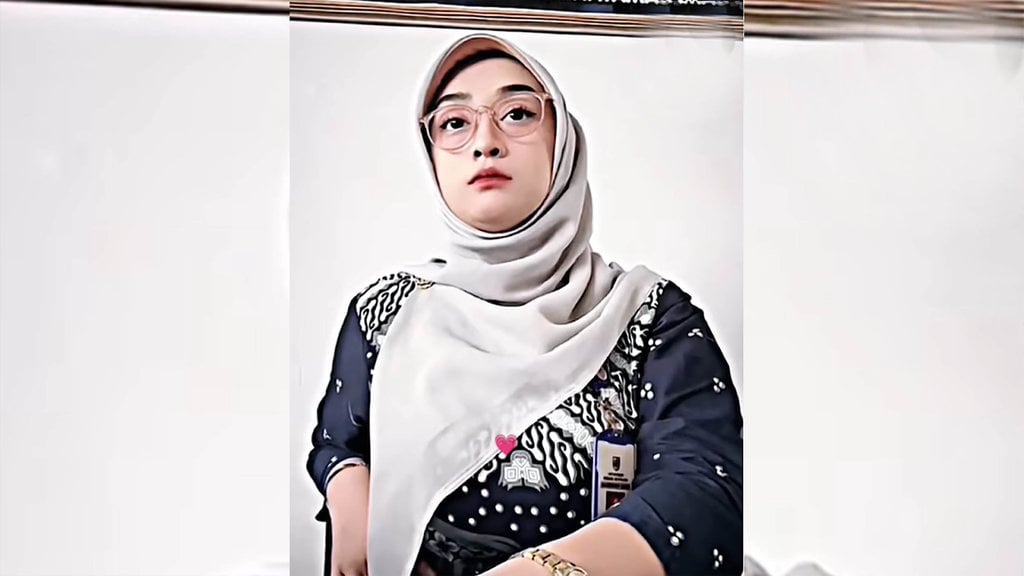 Ibu Guru Salsa Jember